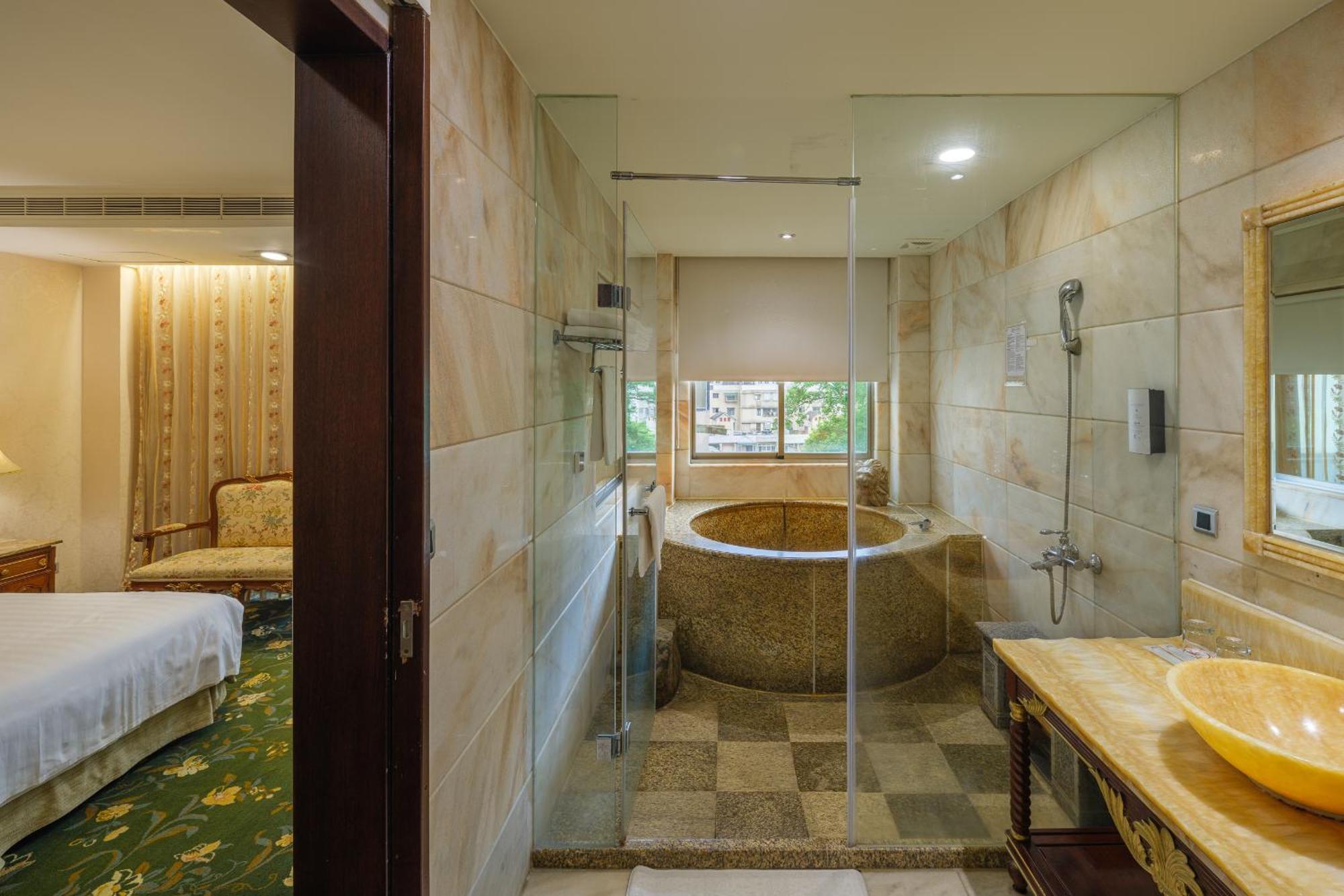 Grand Pleasure Spring Hotel 台北市 エクステリア 写真